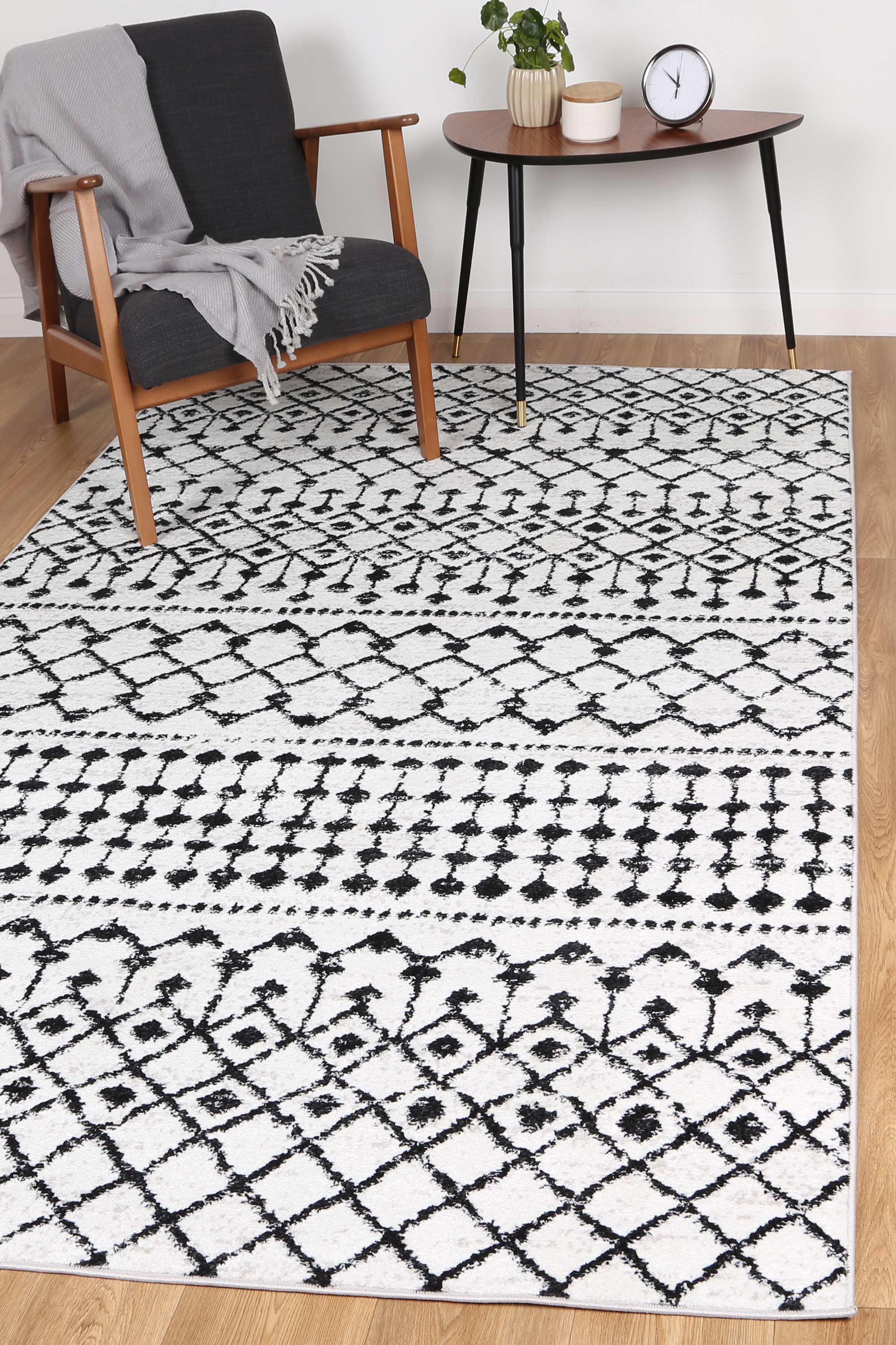 Stylish Ermina Tribal Black and White Polypropylene Rug for Modern Décor