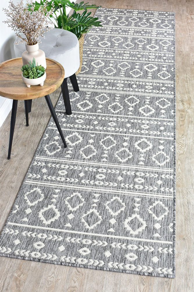 Hot Deal: Alaska Grey Cream Washable Rug