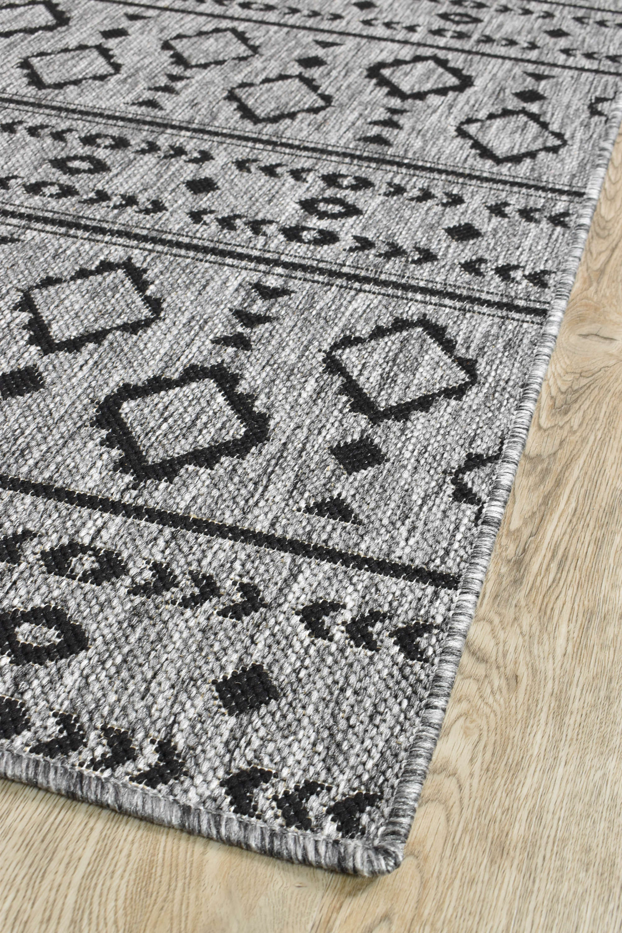 Affordable Alaska Runner Rug in Dark Grey for Indoor & Outdoor Use