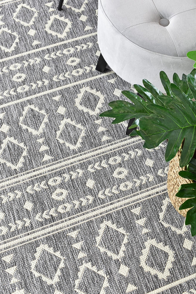 Hot Deal: Alaska Grey Cream Washable Rug