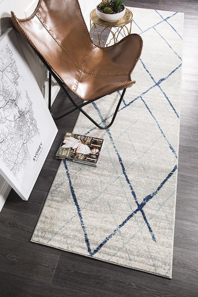 Contemporary Noah Oasis Runner Rug in White and Blue