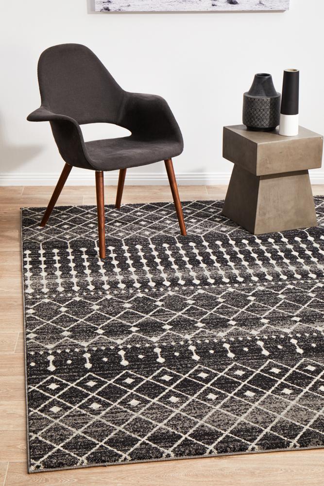 Stylish Black Transitional Evoke Simplicity Rug with Persian Motif
