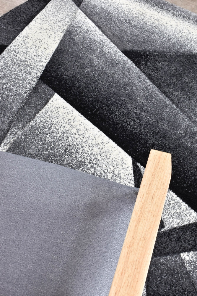 Stylish Novus 54B Rug in Light and Dark Grey Tones