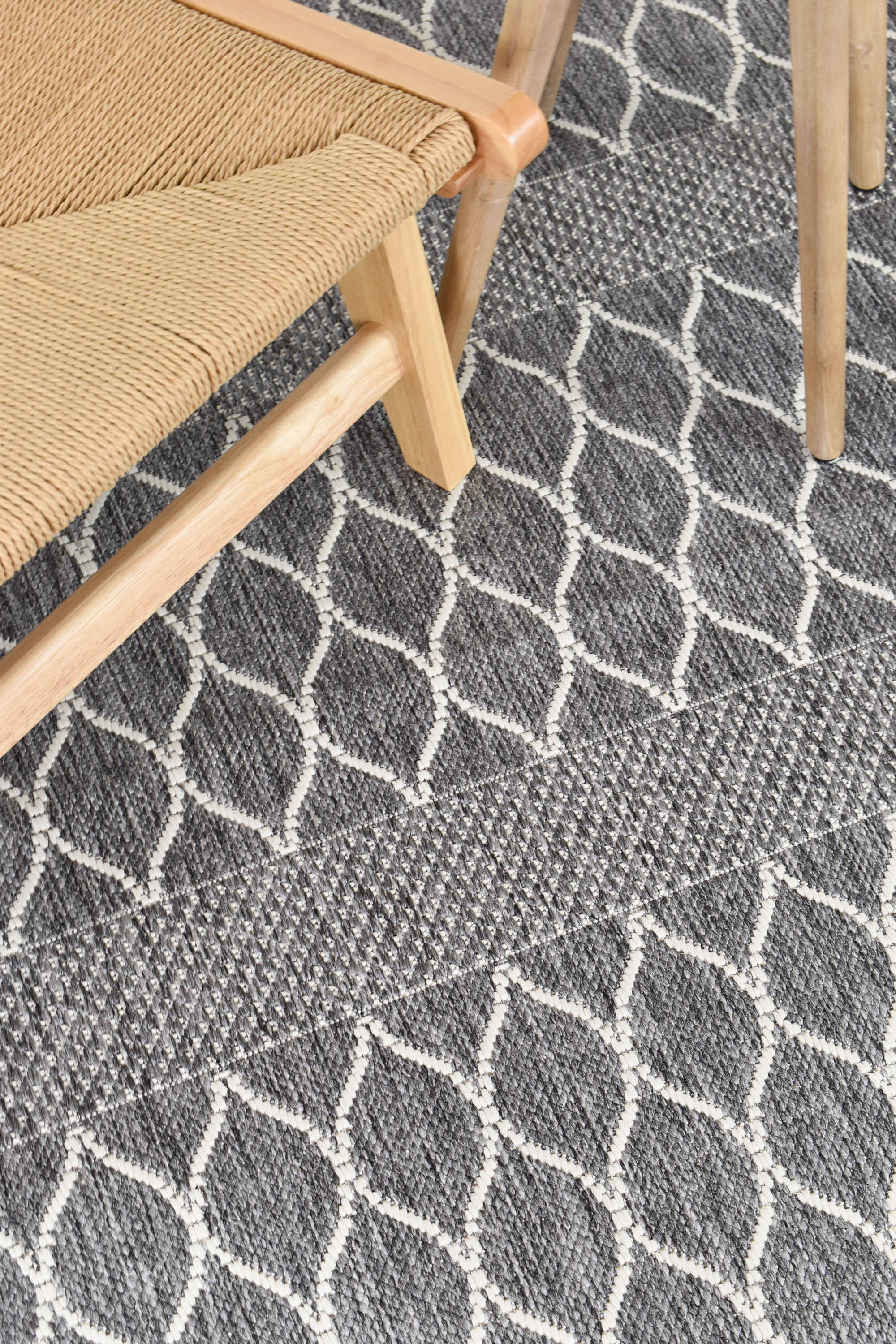 Affordable and Durable Alaska Grey Machine - Made Polypropylene Rug for Indoors and Outdoors