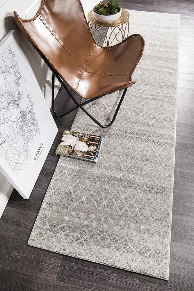Hot Deal! Oasis Nadia Grey Tribal Runner Rug