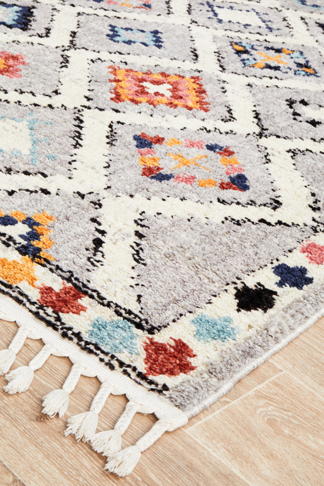 Exclusive Marrakesh 555 Grey Power Loomed Polypropylene Rug for Modern Home Decor