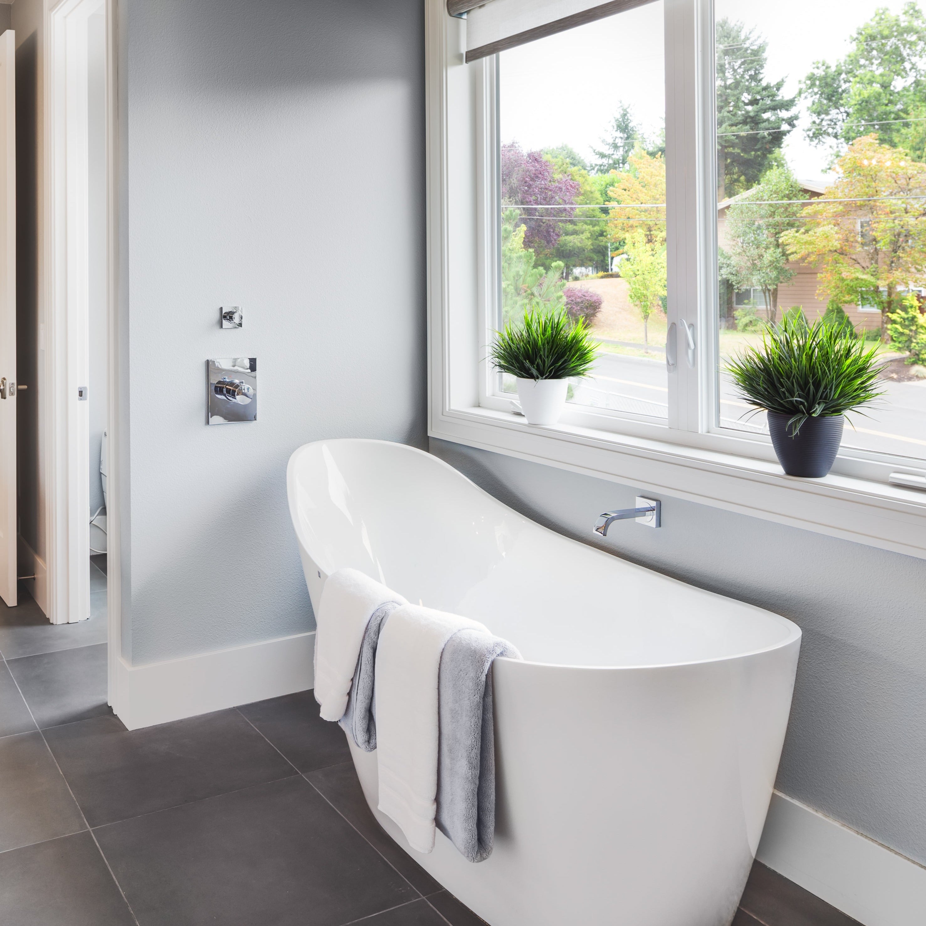 Hot Sale Evie Freestanding Bathtub in Gloss White/Matte White (1500mm & 1660mm Available)