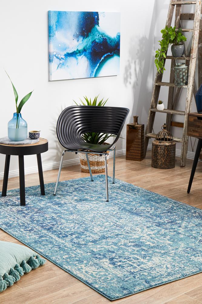 Blue Transitional Evoke Muse Rug with Bold Floral Design