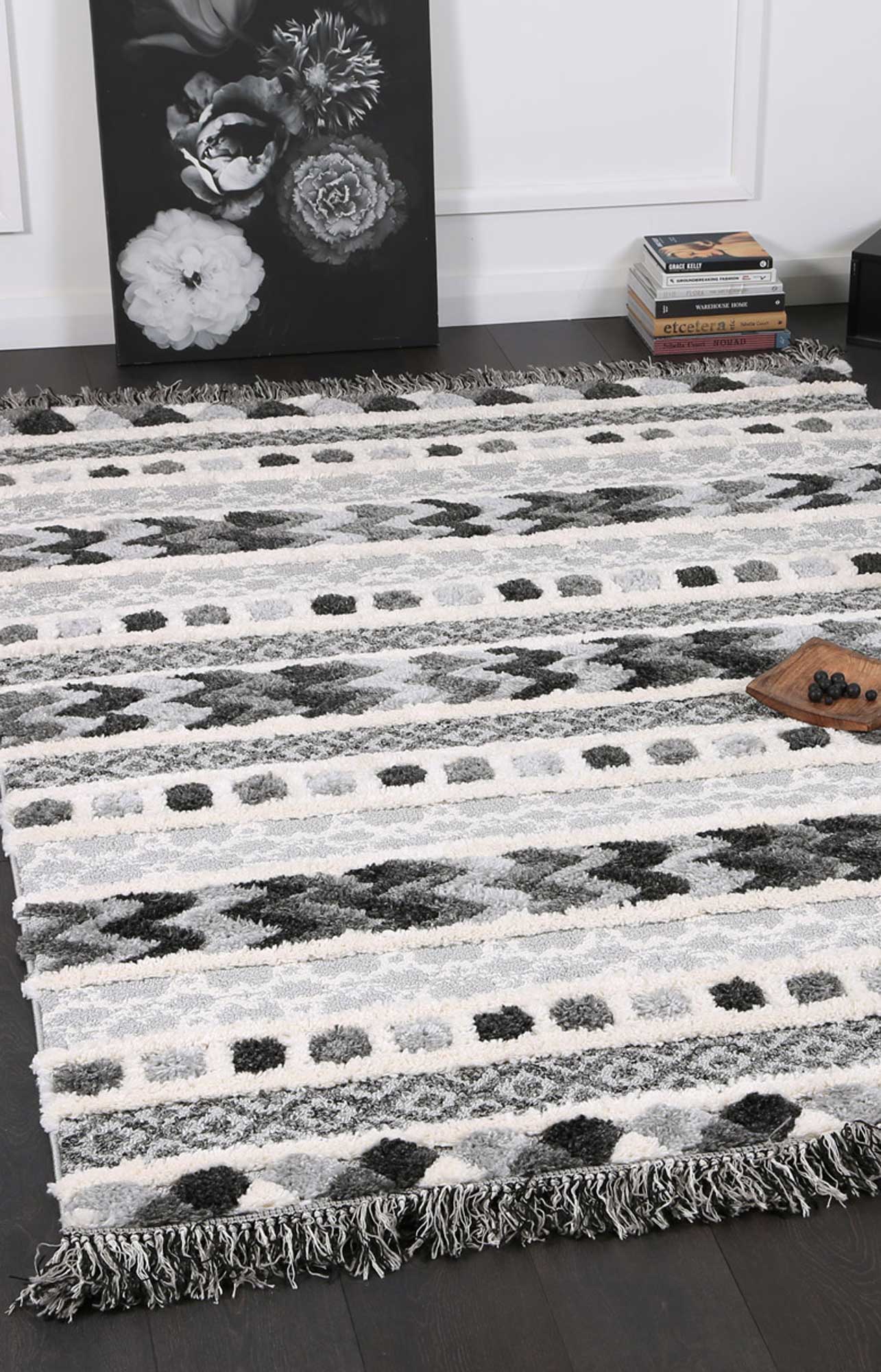 Hot! Mono Tribal Carved Cream Anthracite Rug
