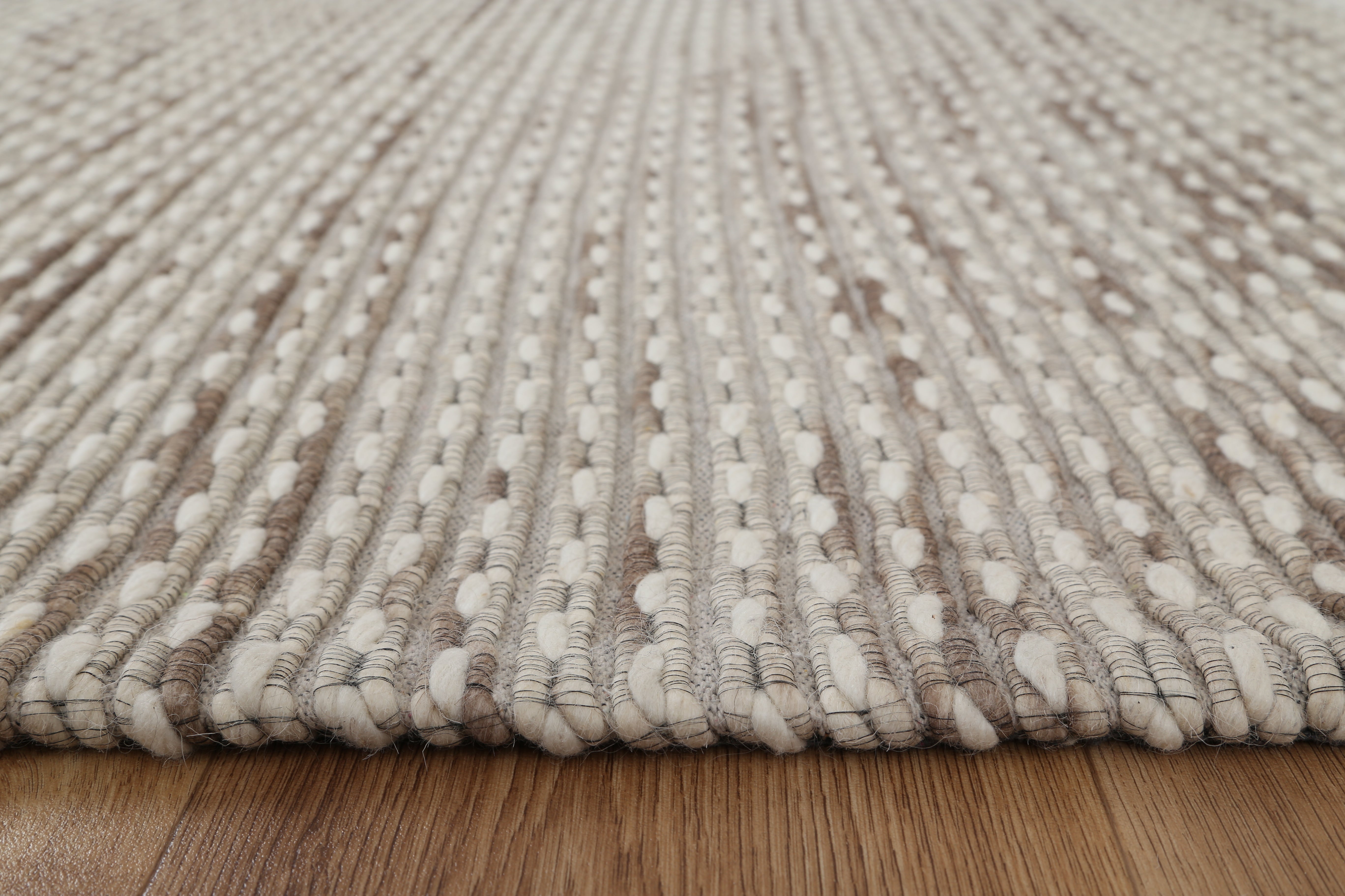 Exquisite Beige Wool Mia Hand - loomed Rug for Cozy Homes