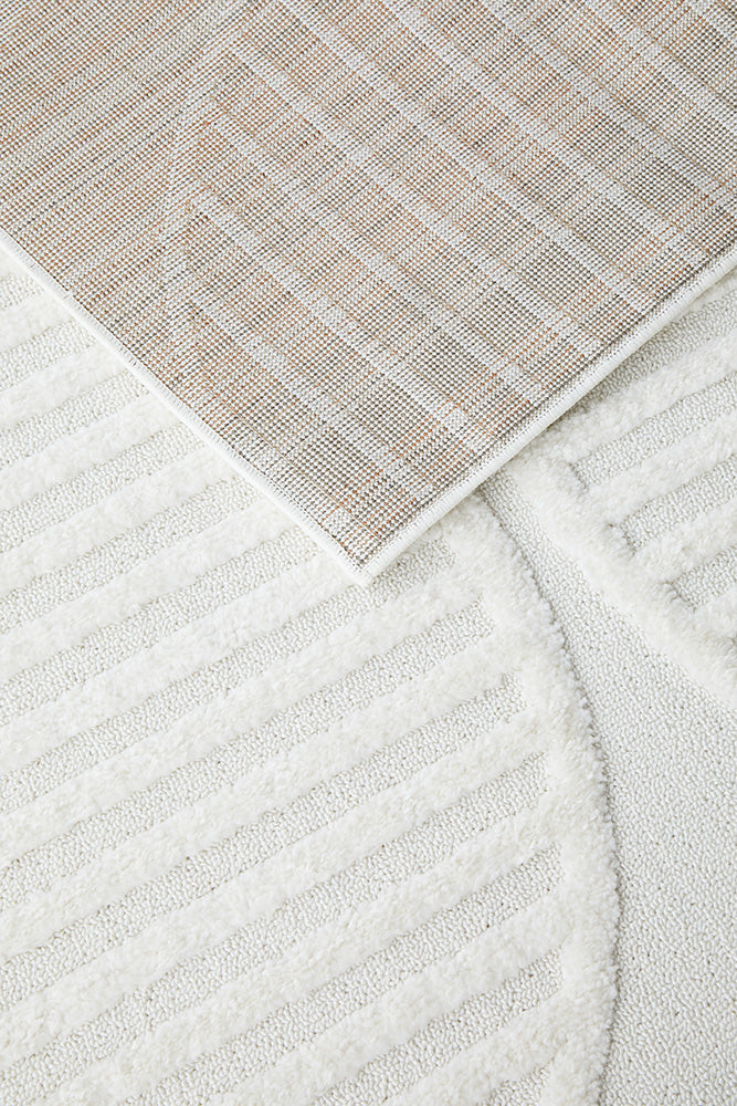 Exquisite White Lotus Leo Polypropylene Rug for Modern Spaces