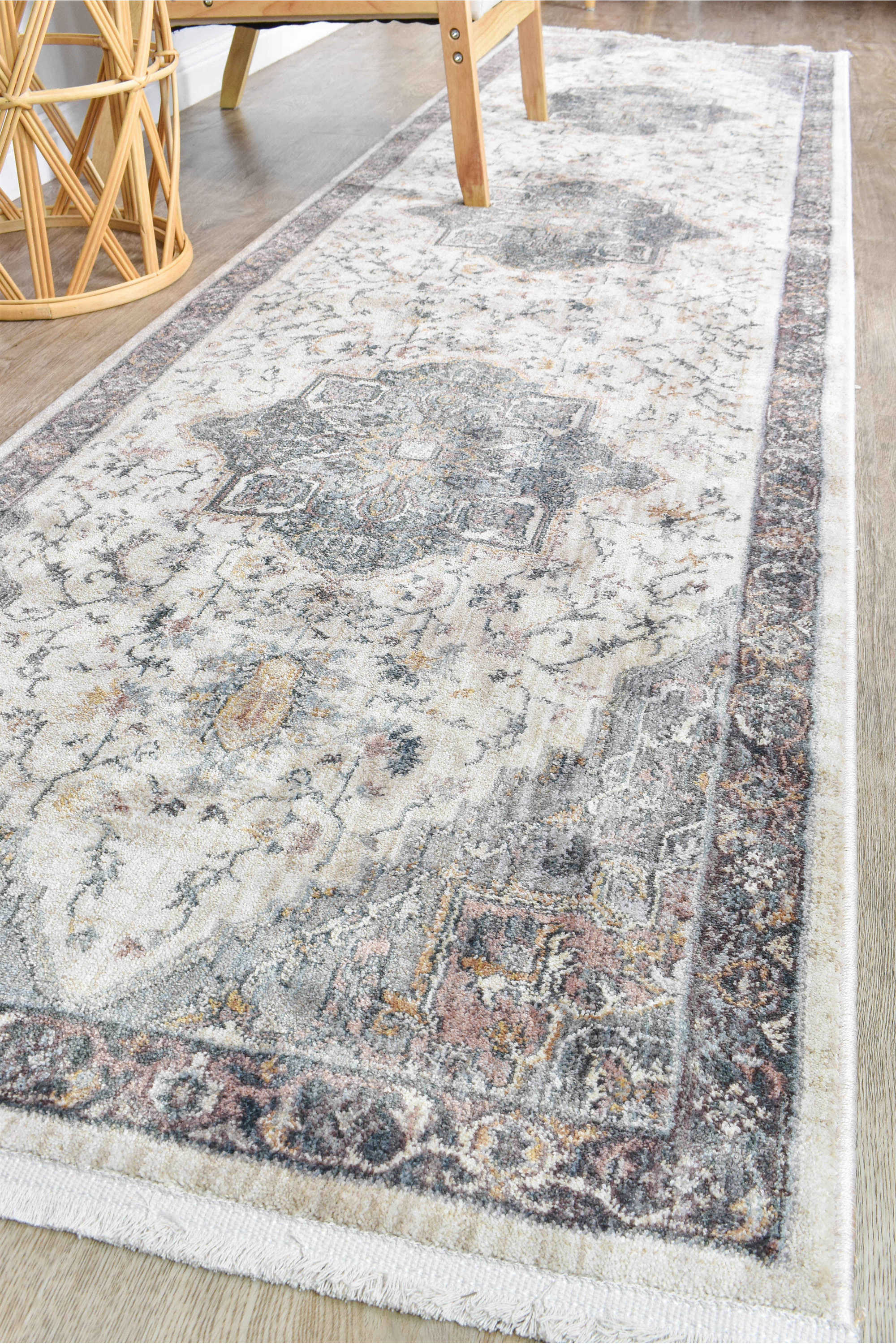 Luxurious Turkish Novara 0D412A Aurelia Rug in Soft Pink