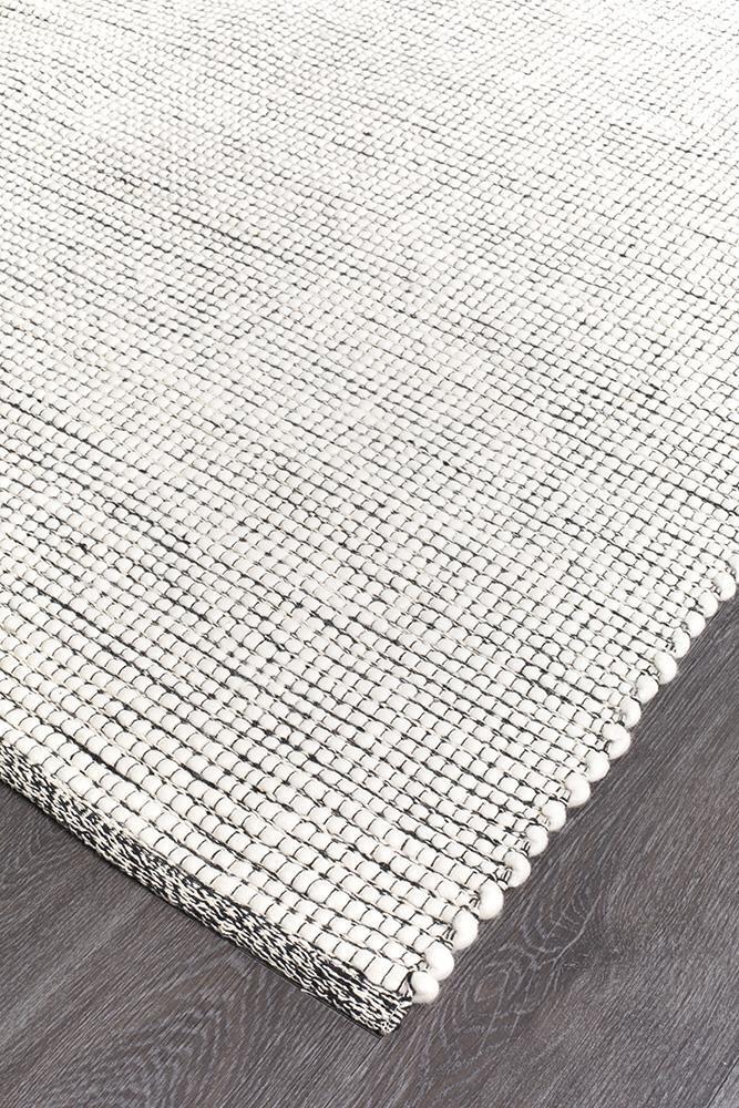 Stunning Black Loft Wool Rug - Limited Time Offer