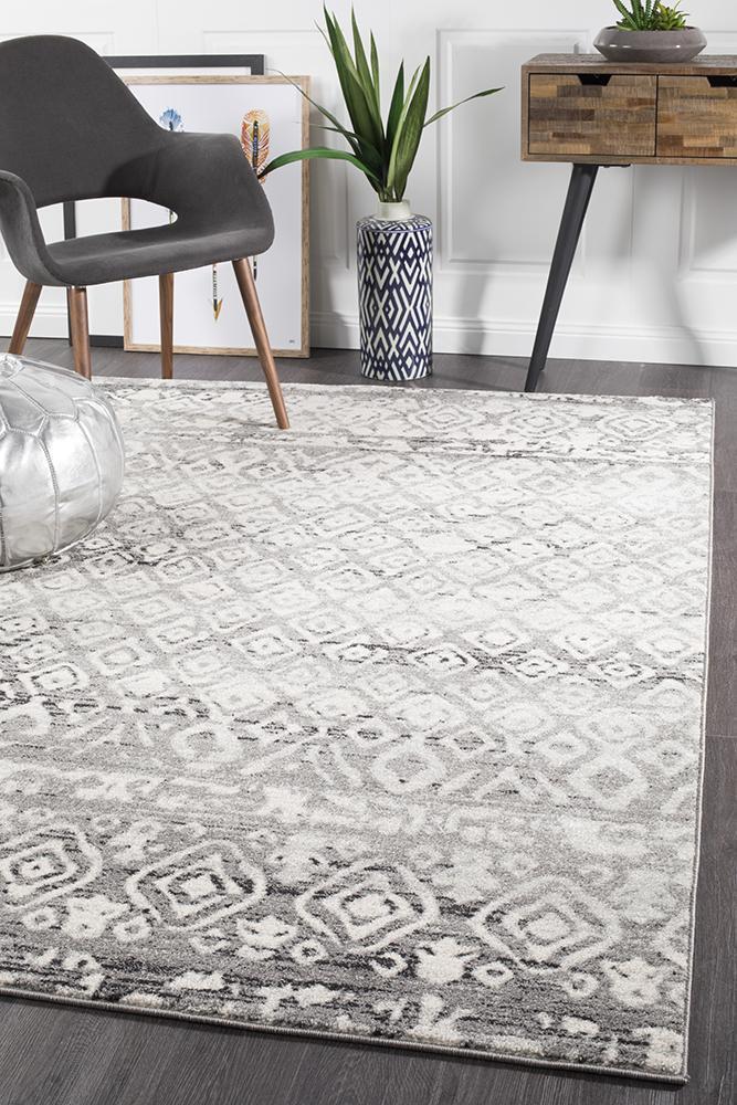 Oasis Zakira Dark Grey Tribal-Style Polypropylene Rug with 10mm Pile
