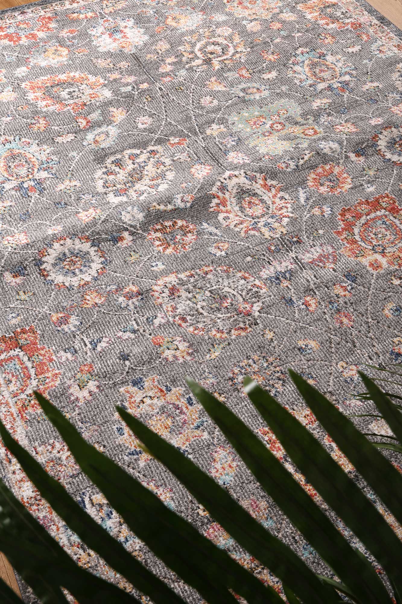 Ezra Vintage-Style Grey Floral Polypropylene Rug in Multiple Sizes