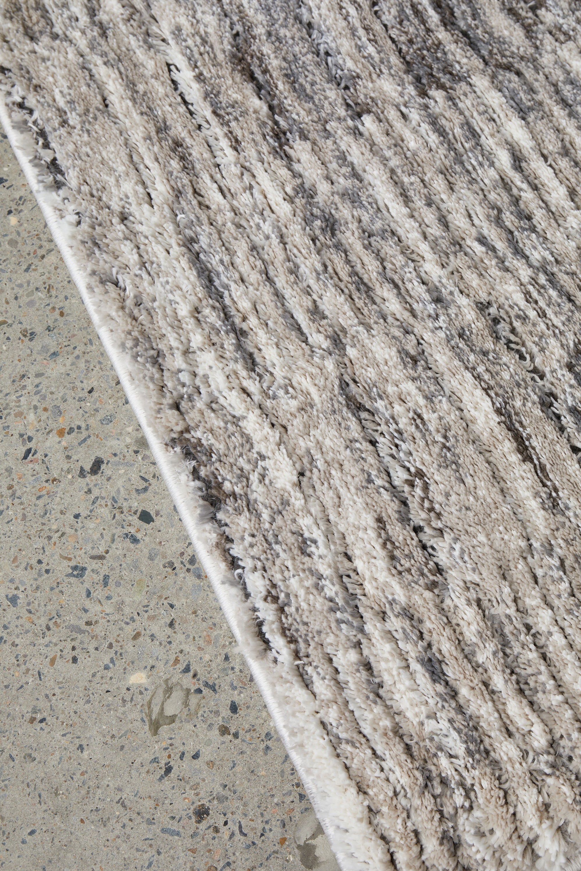Himali Fin Luxury Steel Shag Rug with Unique Textured Effect