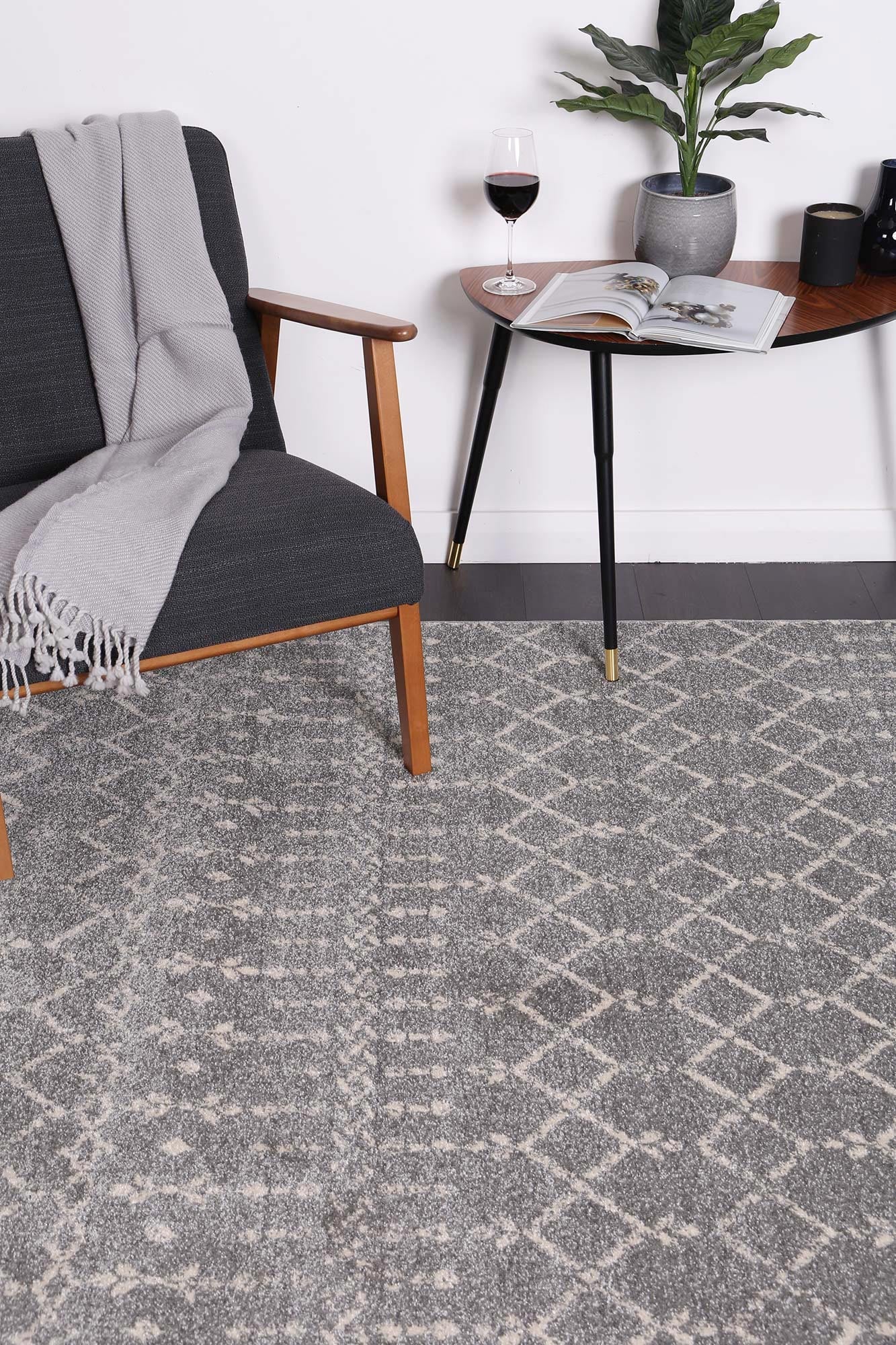 Stunning Cassiday Grey and Ivory Handwoven Rug