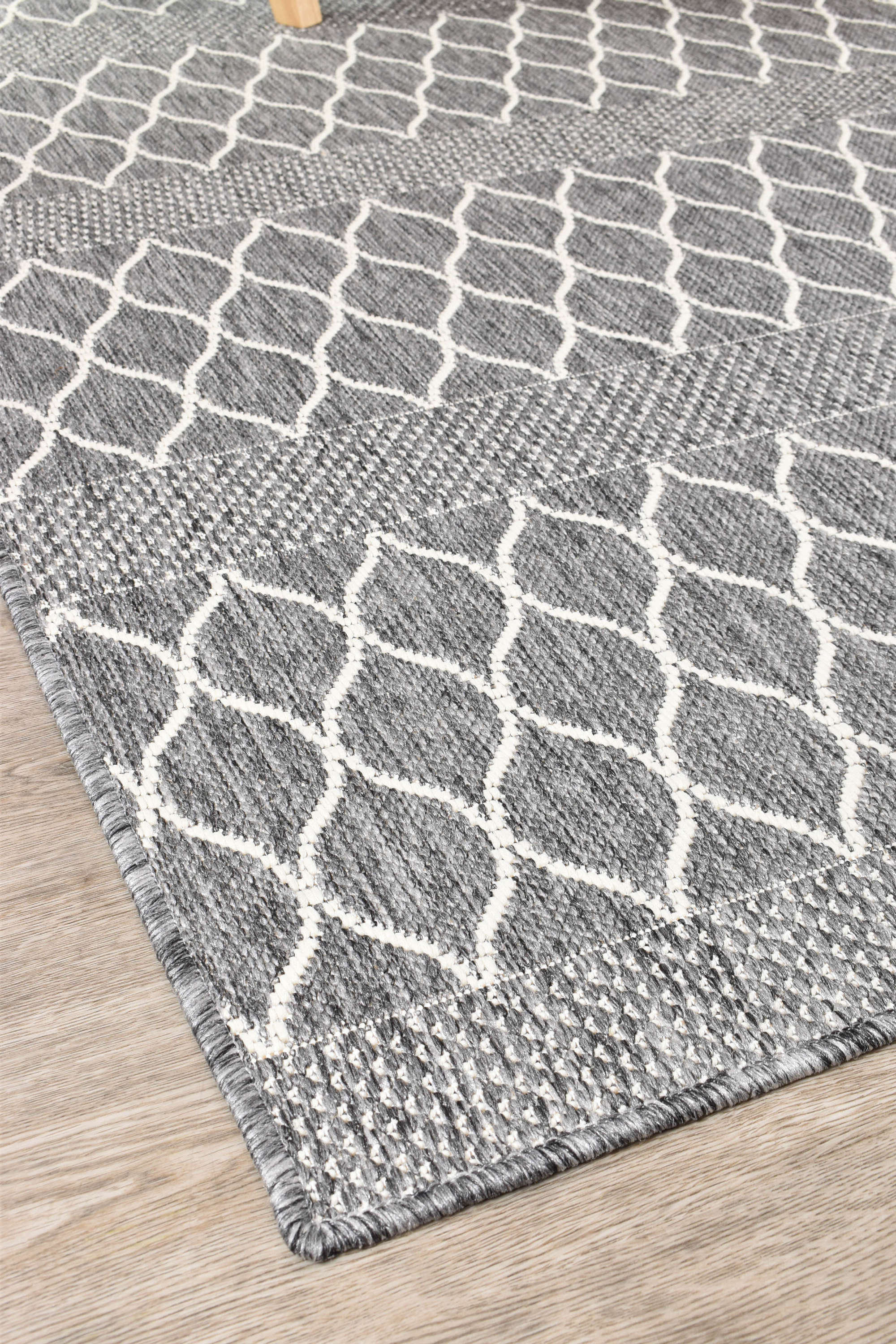 Affordable and Durable Alaska Grey Machine - Made Polypropylene Rug for Indoors and Outdoors