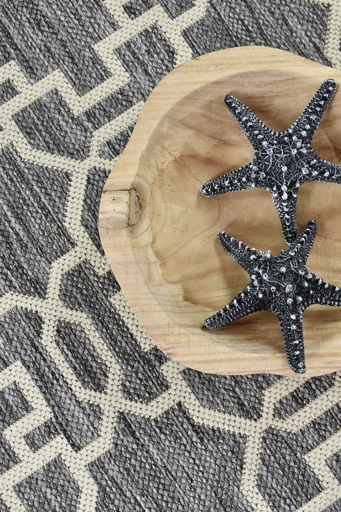 Affordable and Durable Alaska Grey Cream Polypropylene Rug for Indoor and Outdoor Use