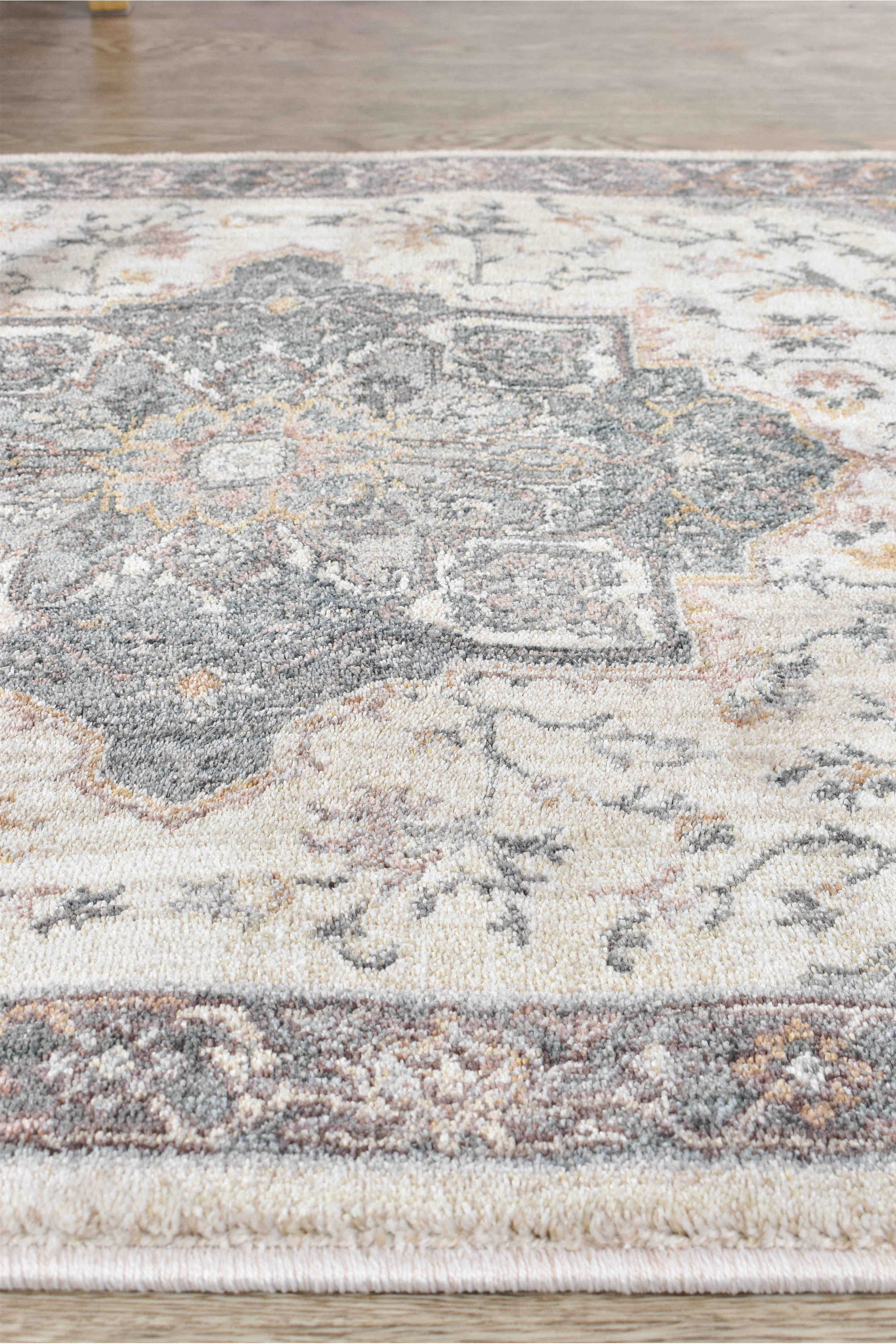 Luxurious Turkish Novara 0D412A Aurelia Rug in Soft Pink