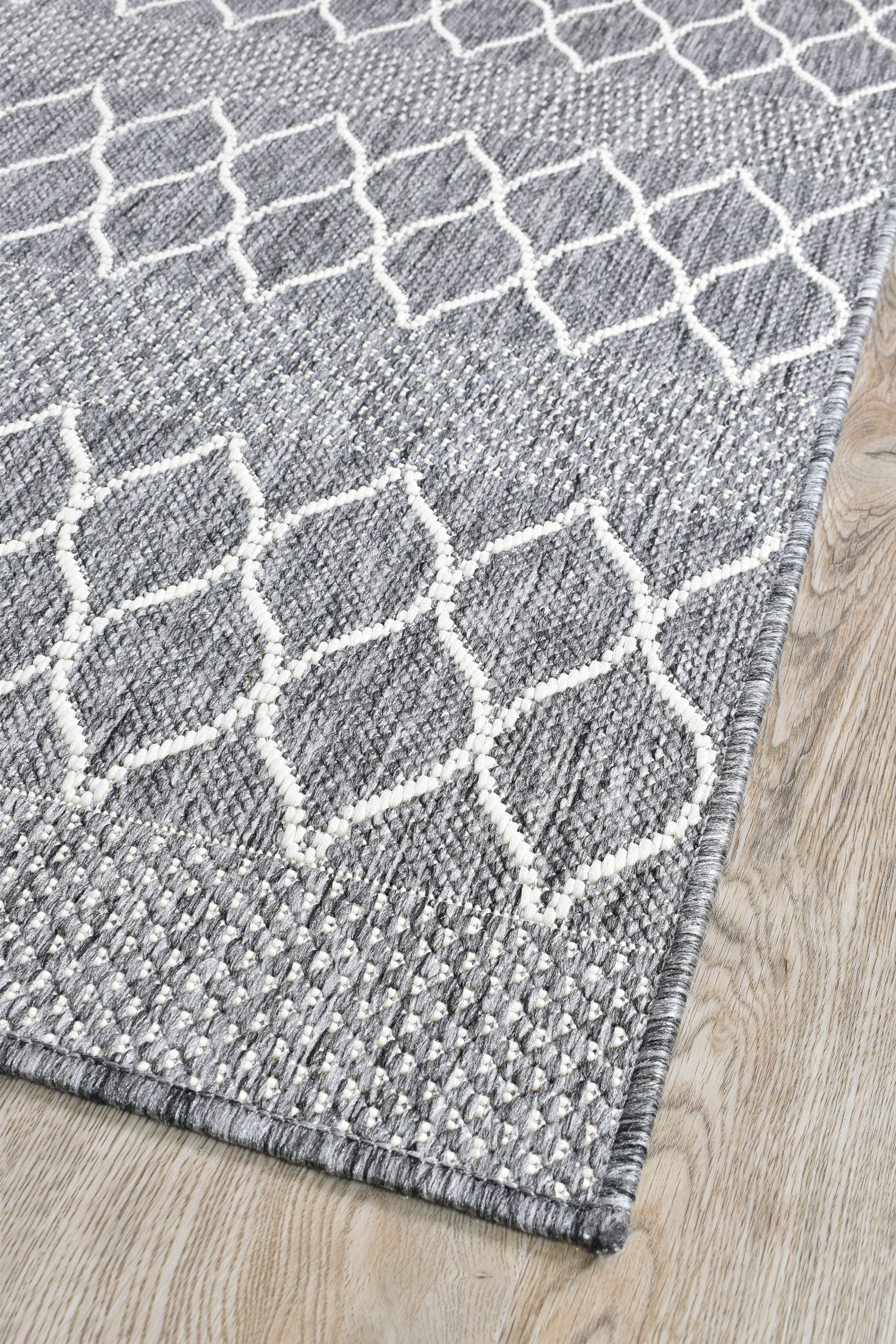 Affordable and Durable Alaska Grey Machine - Made Polypropylene Rug for Indoors and Outdoors