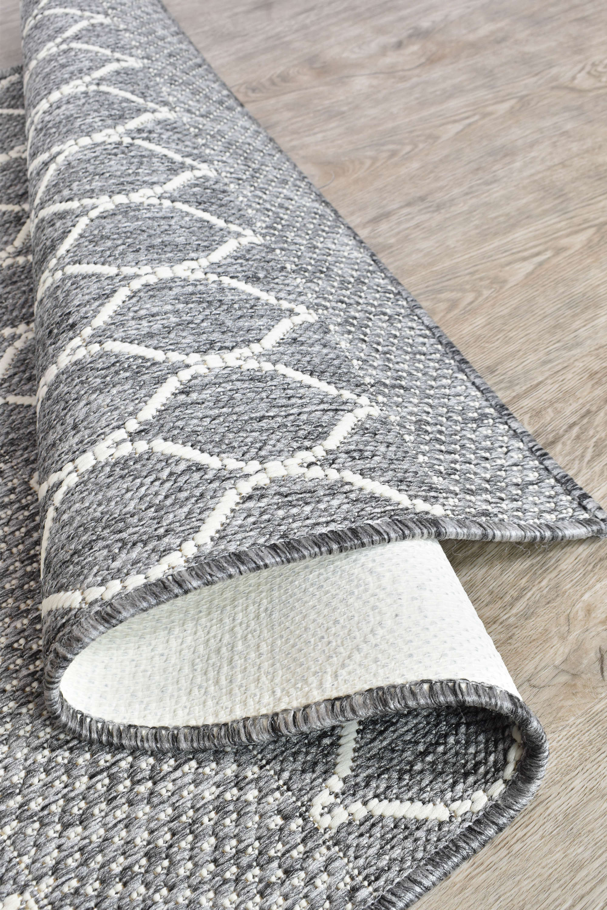 Affordable and Durable Alaska Grey Machine - Made Polypropylene Rug for Indoors and Outdoors