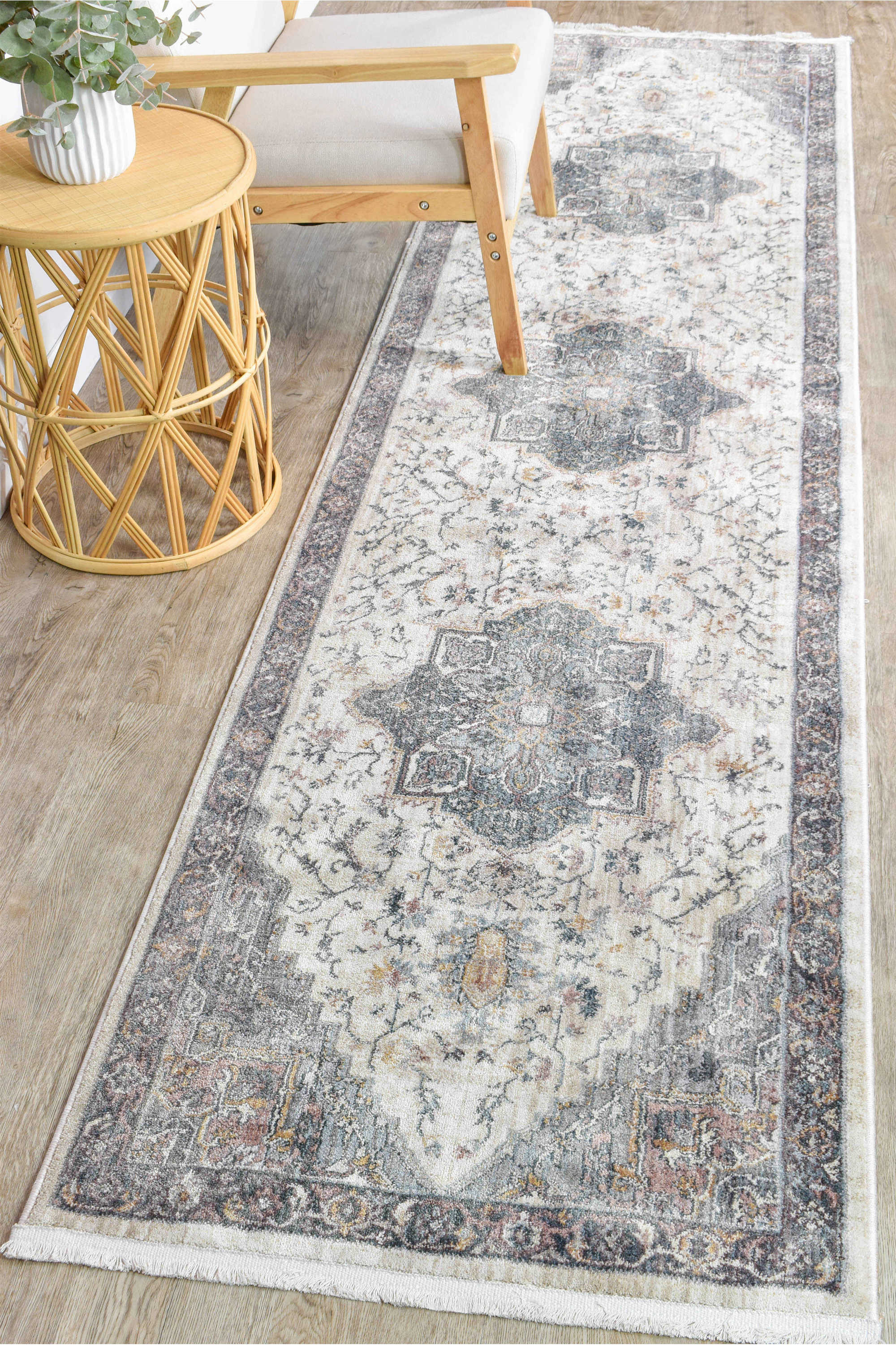 Luxurious Turkish Novara 0D412A Aurelia Rug in Soft Pink