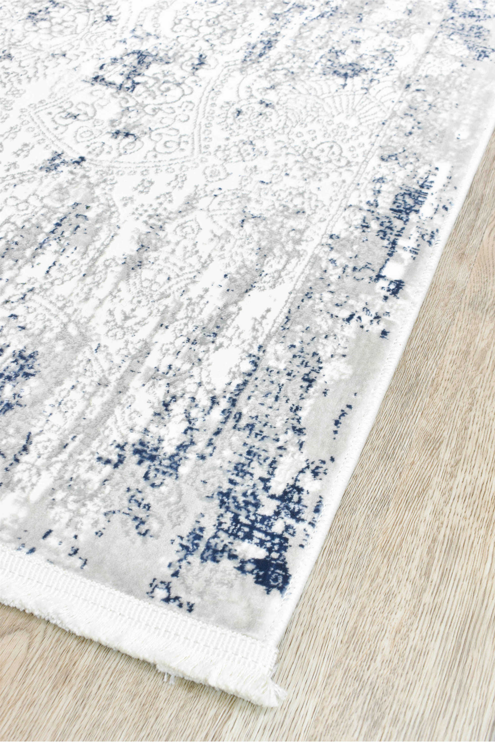 Harmonia White Belle Runner Rug - Soft Elegance for Your Home