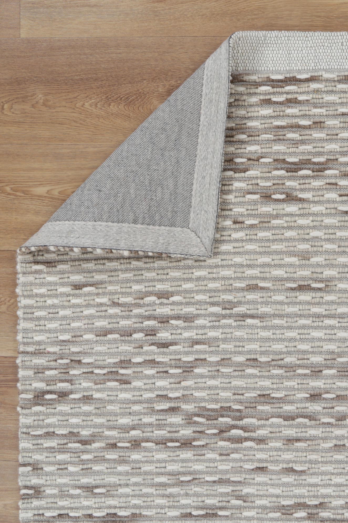Exquisite Beige Wool Mia Hand - loomed Rug for Cozy Homes