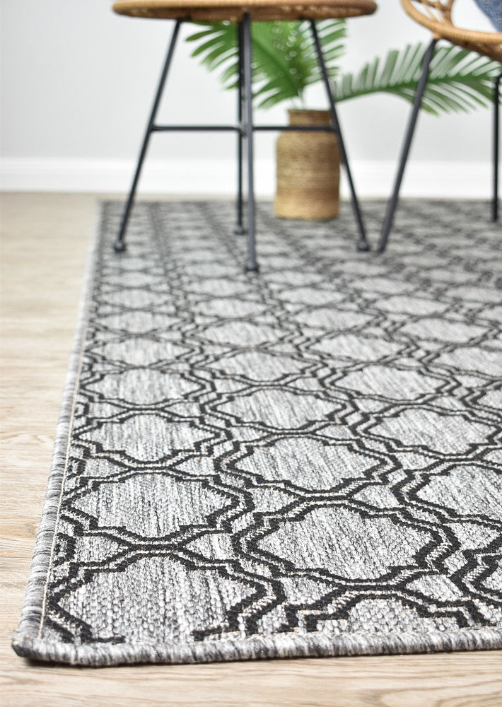 Affordable Alaska Grey Rug - Ideal for Indoors & Outdoors