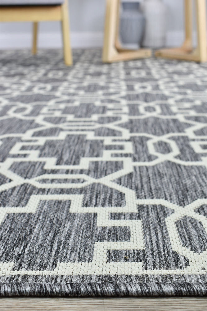 Affordable and Durable Alaska Grey Cream Polypropylene Rug for Indoor and Outdoor Use