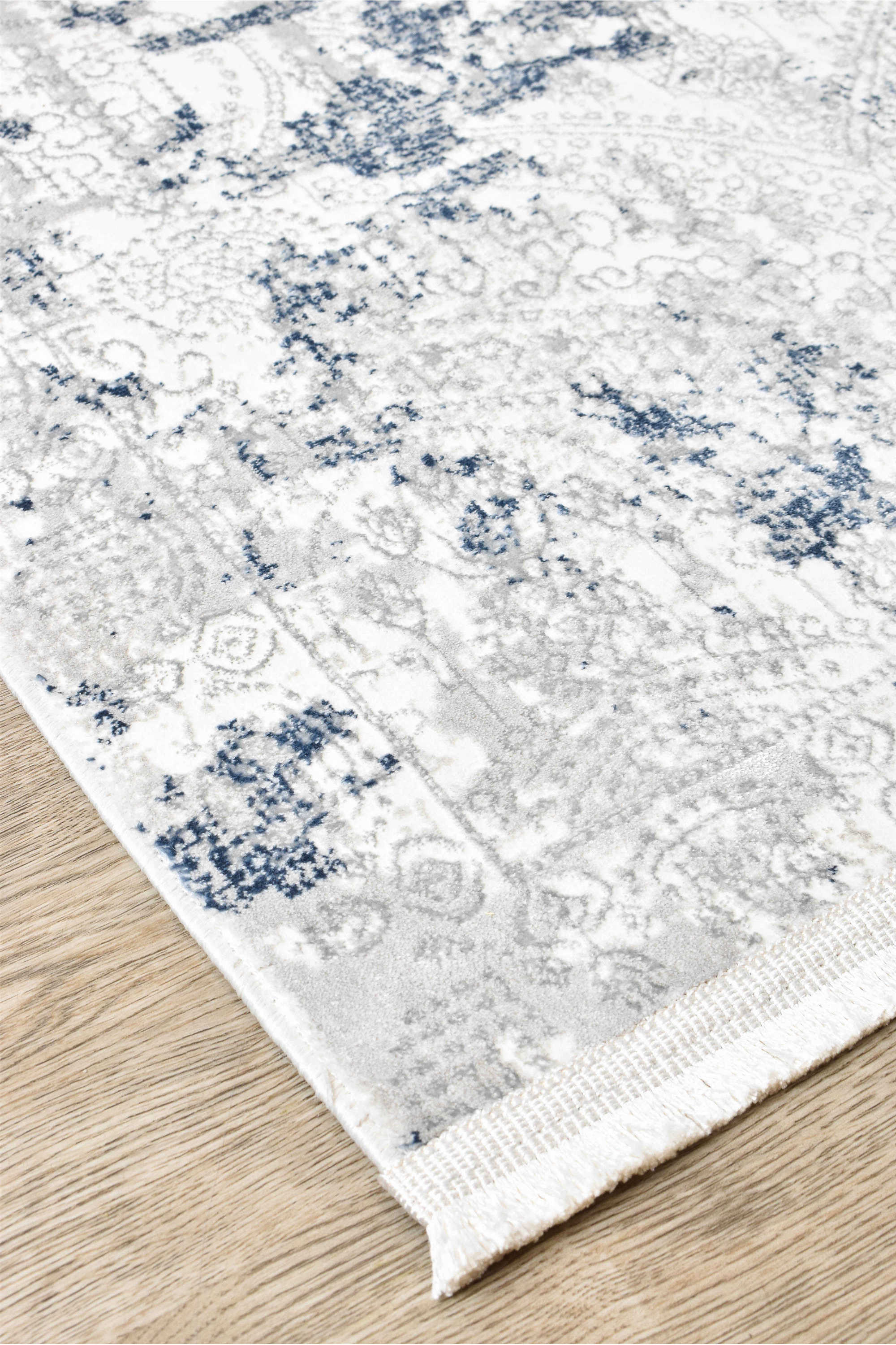 Harmonia 27084A Soft White Belle Rug with Silky Sheen