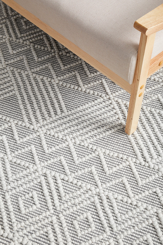 Exclusive Maison Kate Flatweave Wool Rug with Tribal Pattern - Ideal for Contemporary Interiors
