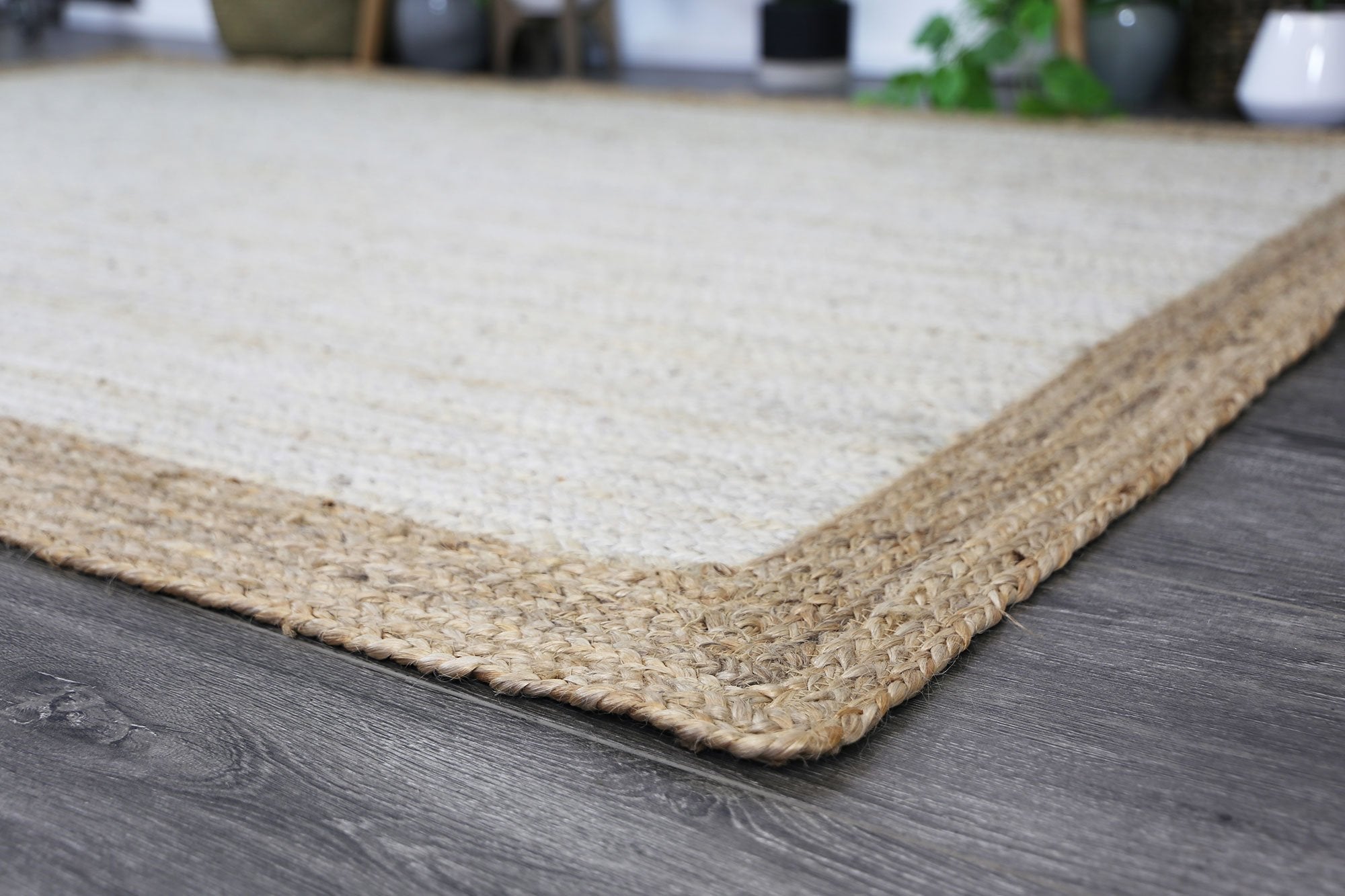 Hampton Light Pink Jute Centre Rug - Ideal for Decor