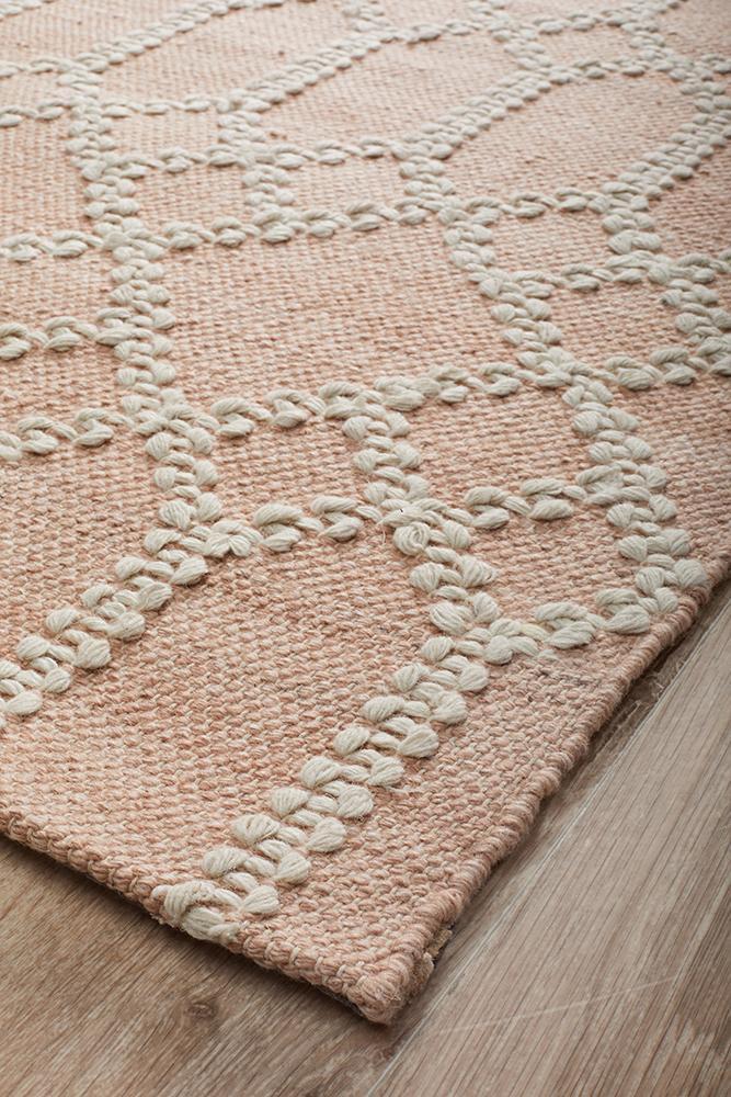 Stylish Hudson 805 Nude Rug with 90% Wool and Flat - Woven Design