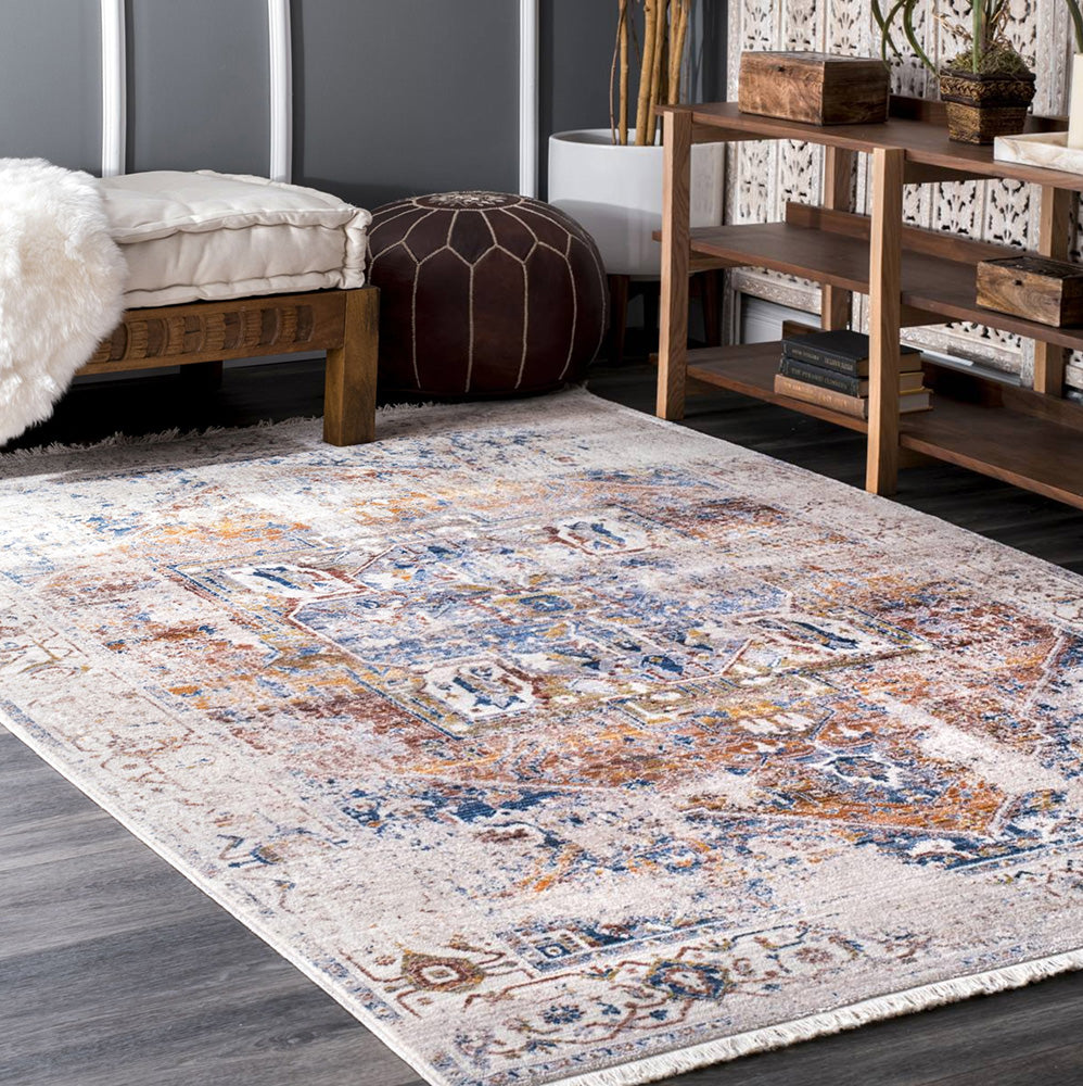 Hot! Heriz Ivory Rug with Timeless Design