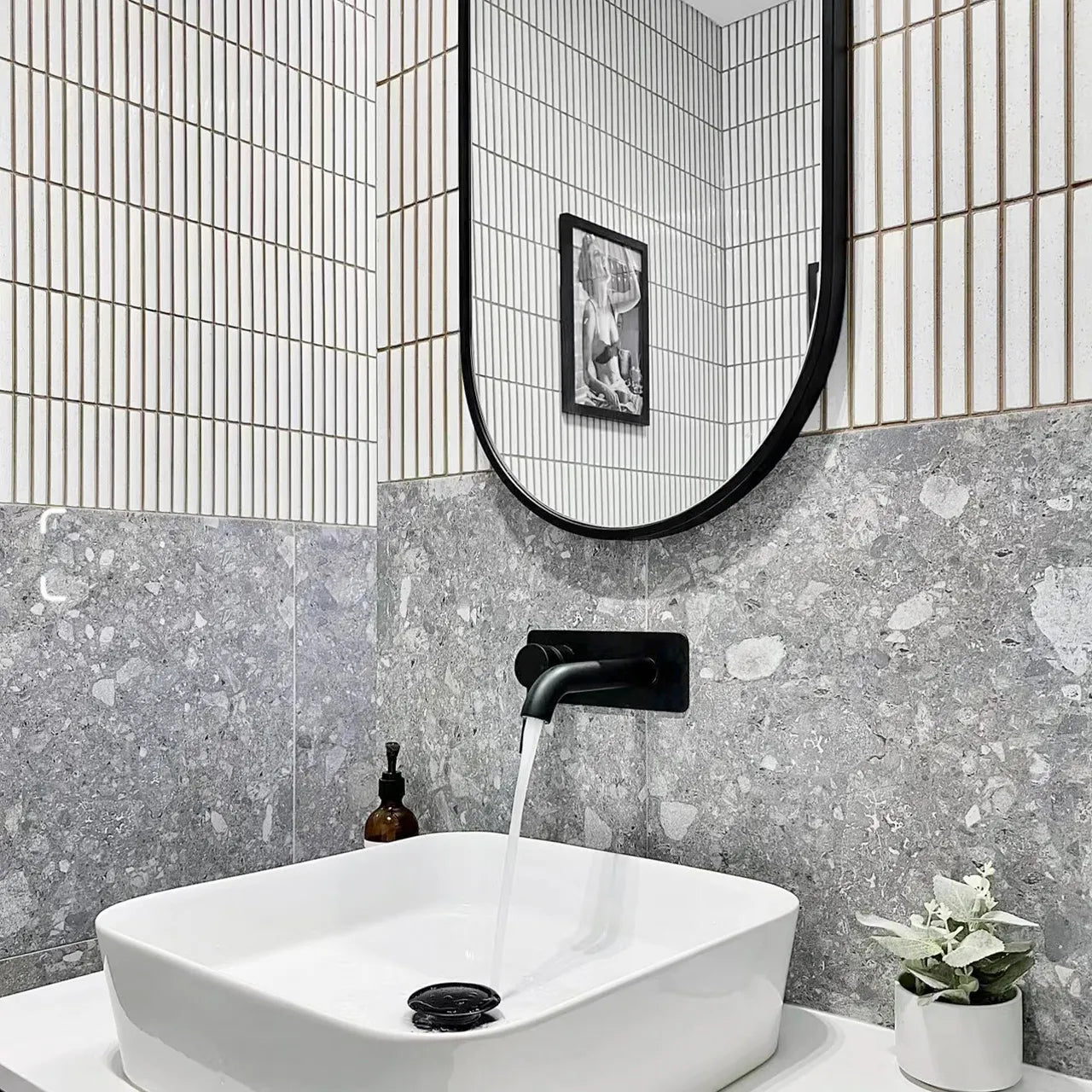 Hot Sale! NOOSA Matte Black Oval Framed Mirror - 1200/900mm