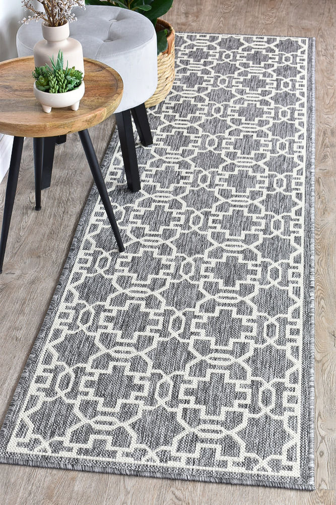 Affordable and Durable Alaska Grey Cream Polypropylene Rug for Indoor and Outdoor Use