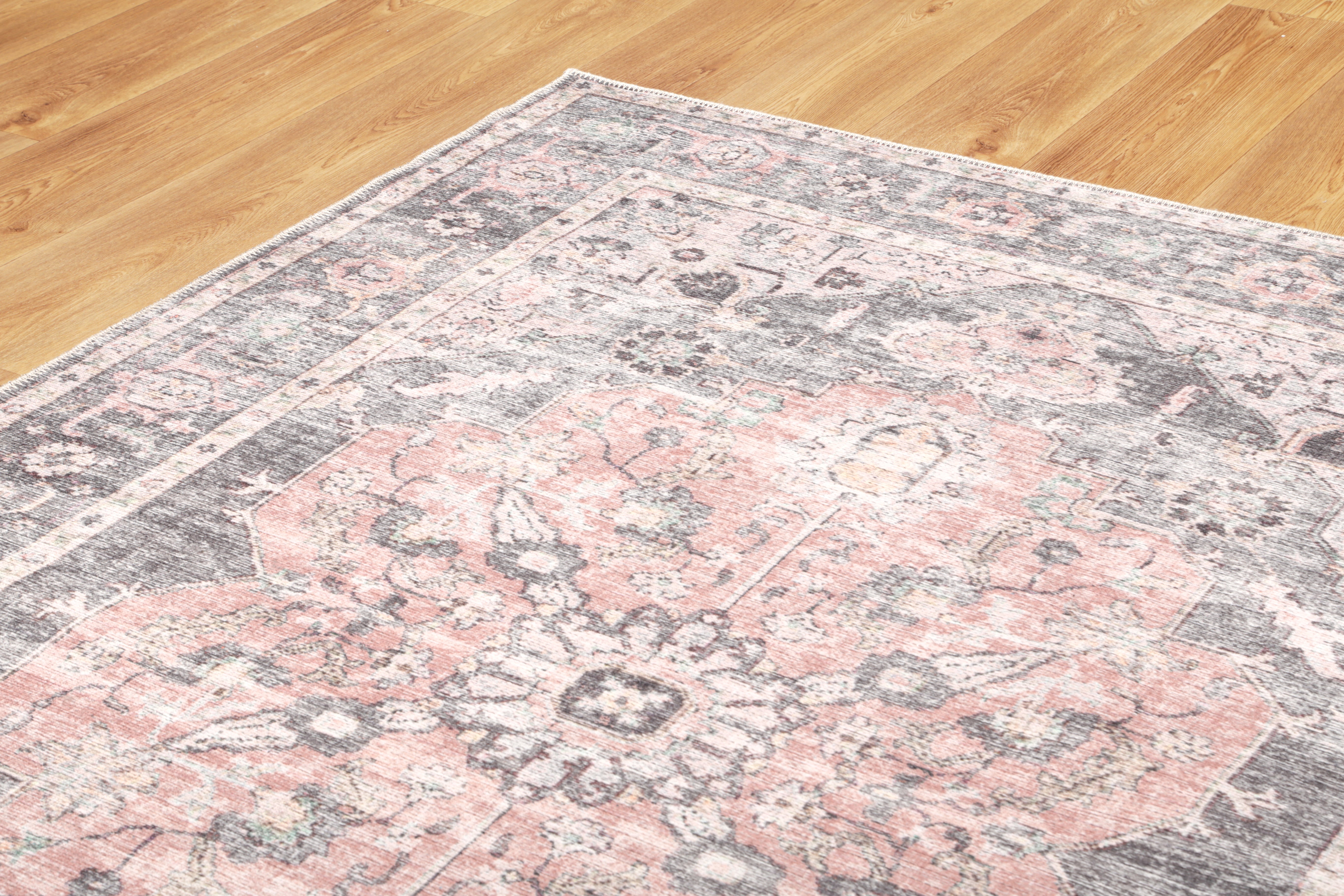 Exclusive Heritage Eira Washable Rug - Ideal for Busy Homes