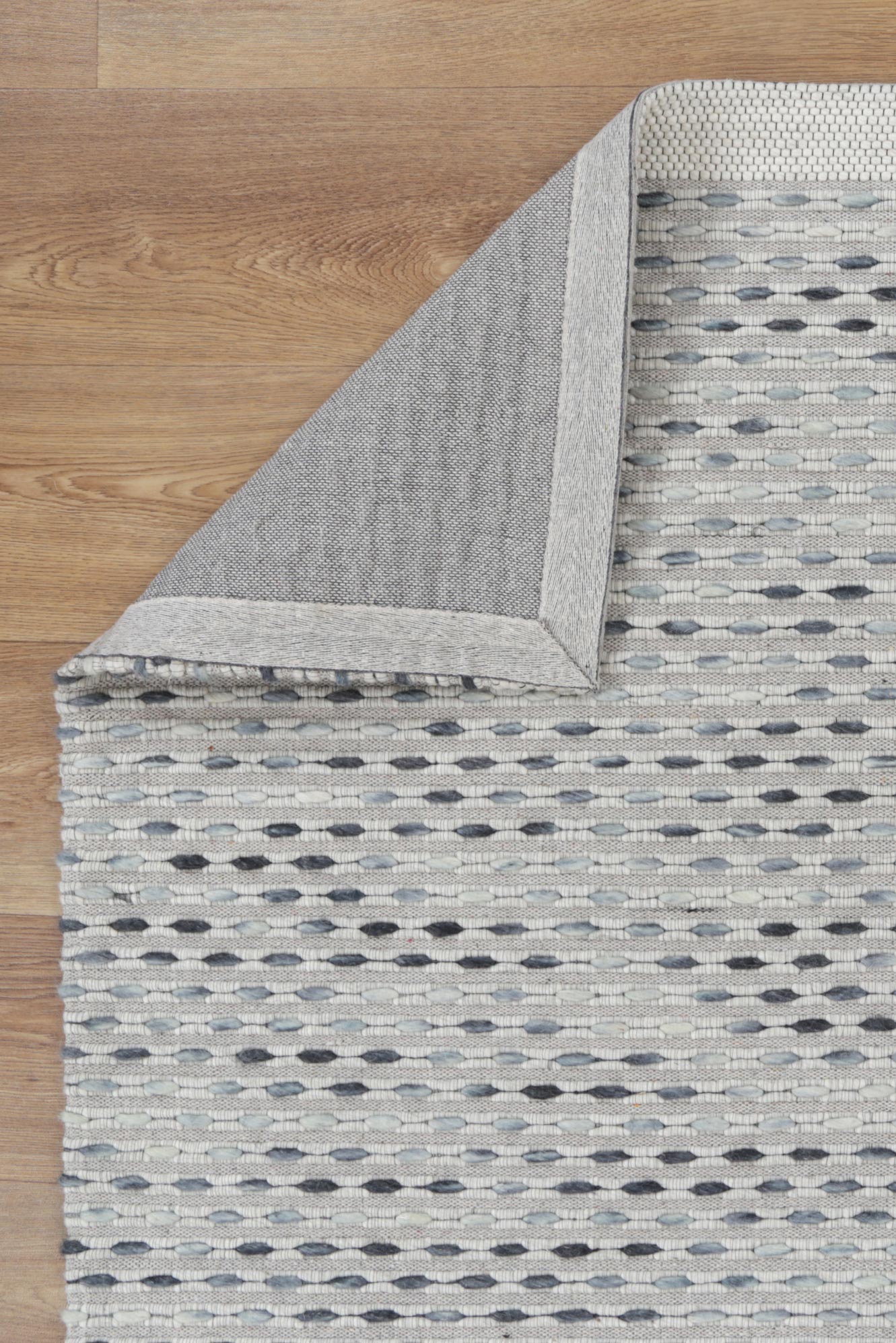 Hot Deal! Mia Grey Wool Rug - Soft & Durable