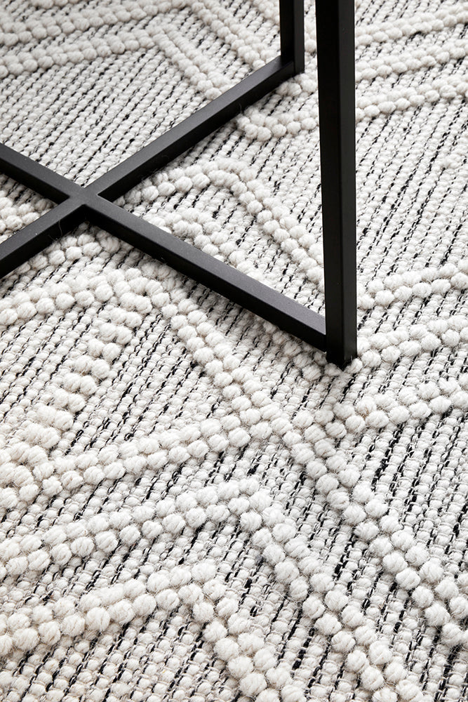 Hot Sale! Maison Clara Tribal Inspired Flatweave Wool Rug with Intricate Pattern