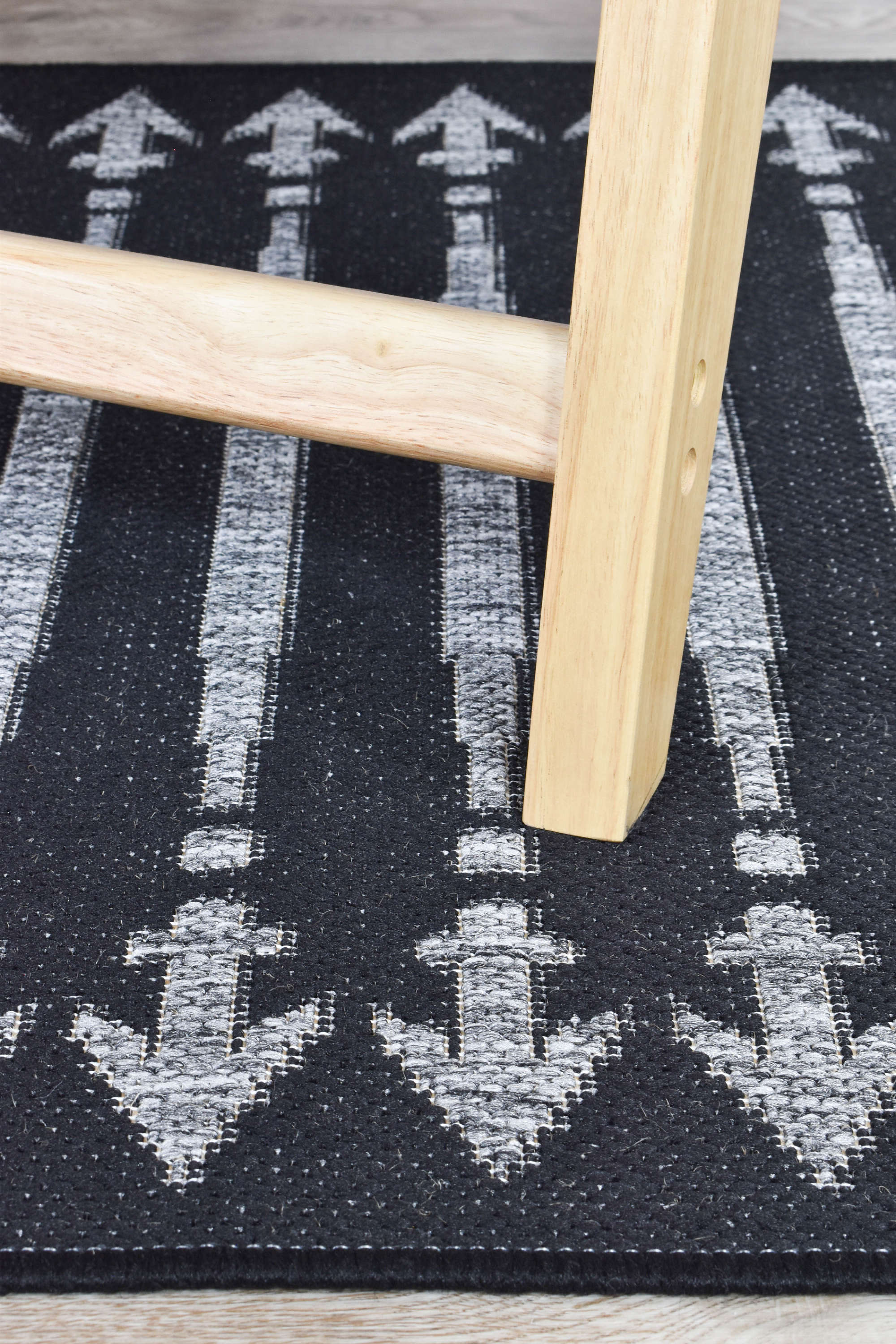 Affordable Alaska Runner Rug in Dark Grey - Ideal for Indoors and Outdoors