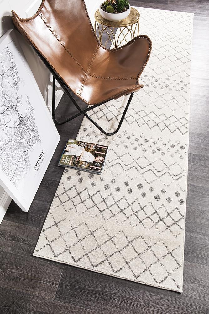 Oasis Selma Tribal Runner Rug in White and Grey Shades