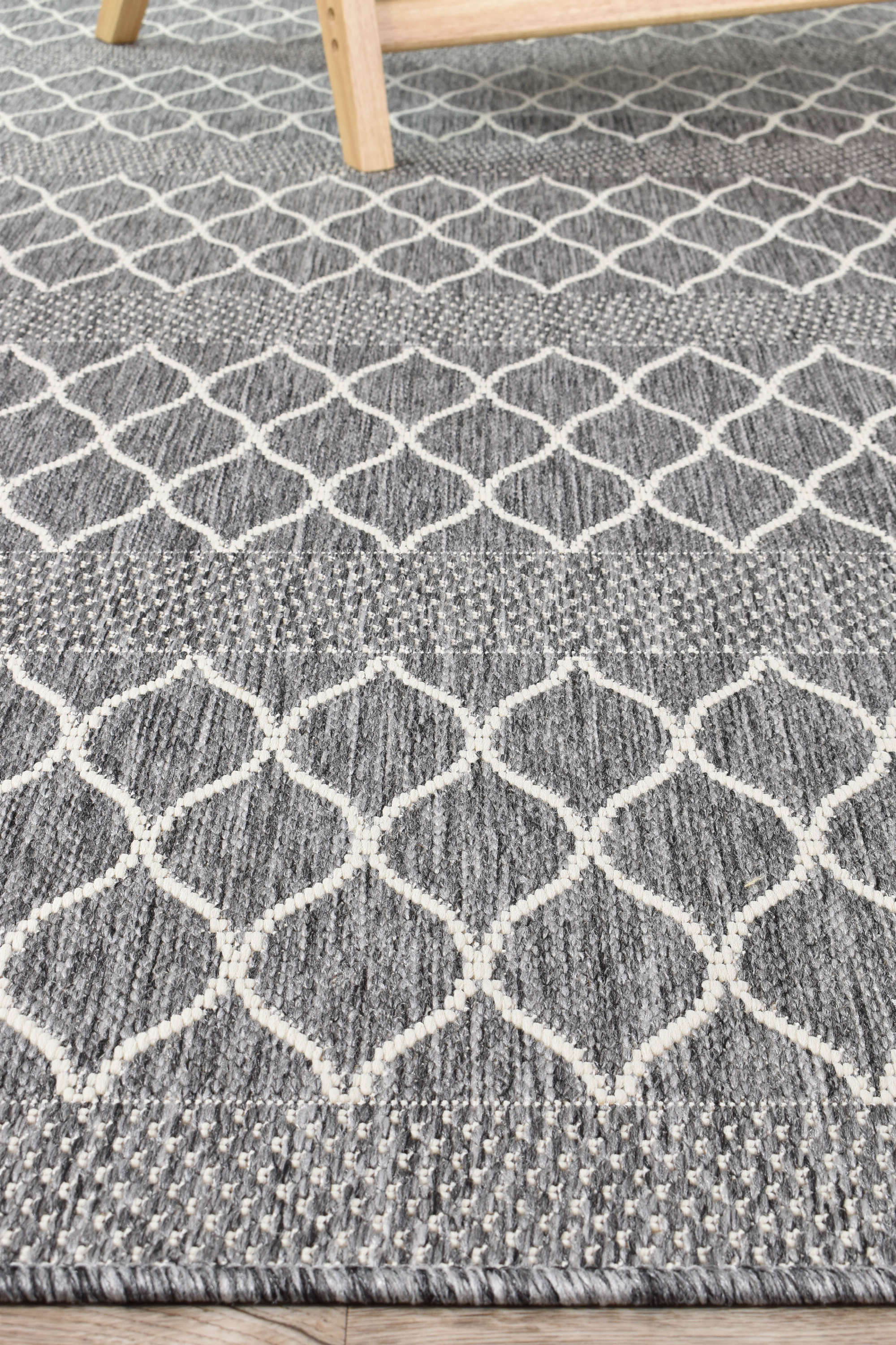 Affordable and Durable Alaska Grey Machine - Made Polypropylene Rug for Indoors and Outdoors