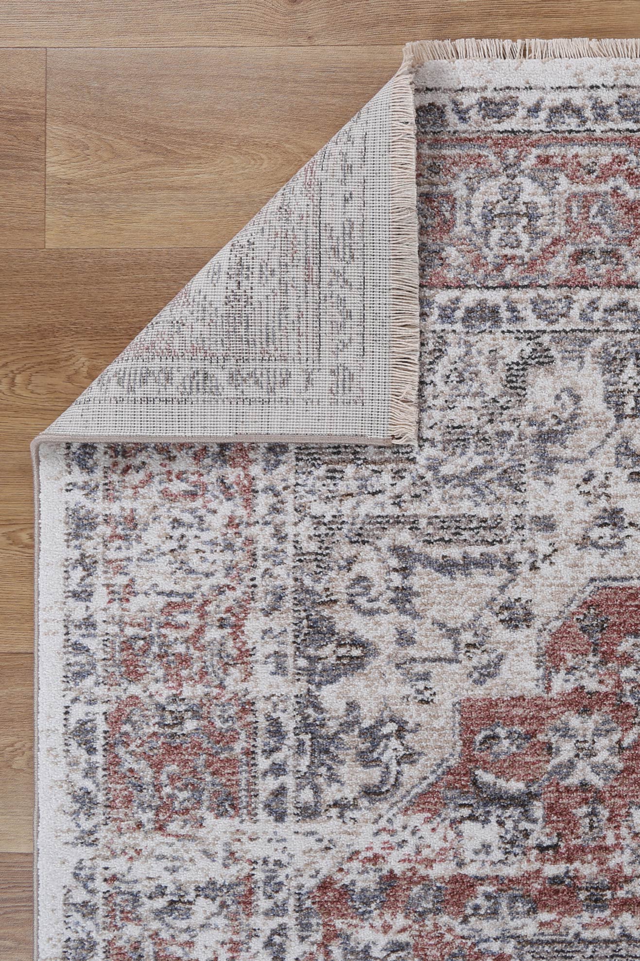 Annapolis Otrar Multi Traditional Soft Rug - Ideal for Any Room