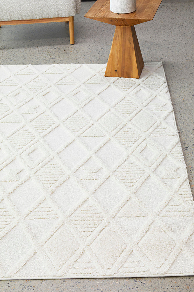 Marigold Lisa White Power Loomed Polypropylene Rug - Ideal for Bohemian & Scandi Decor