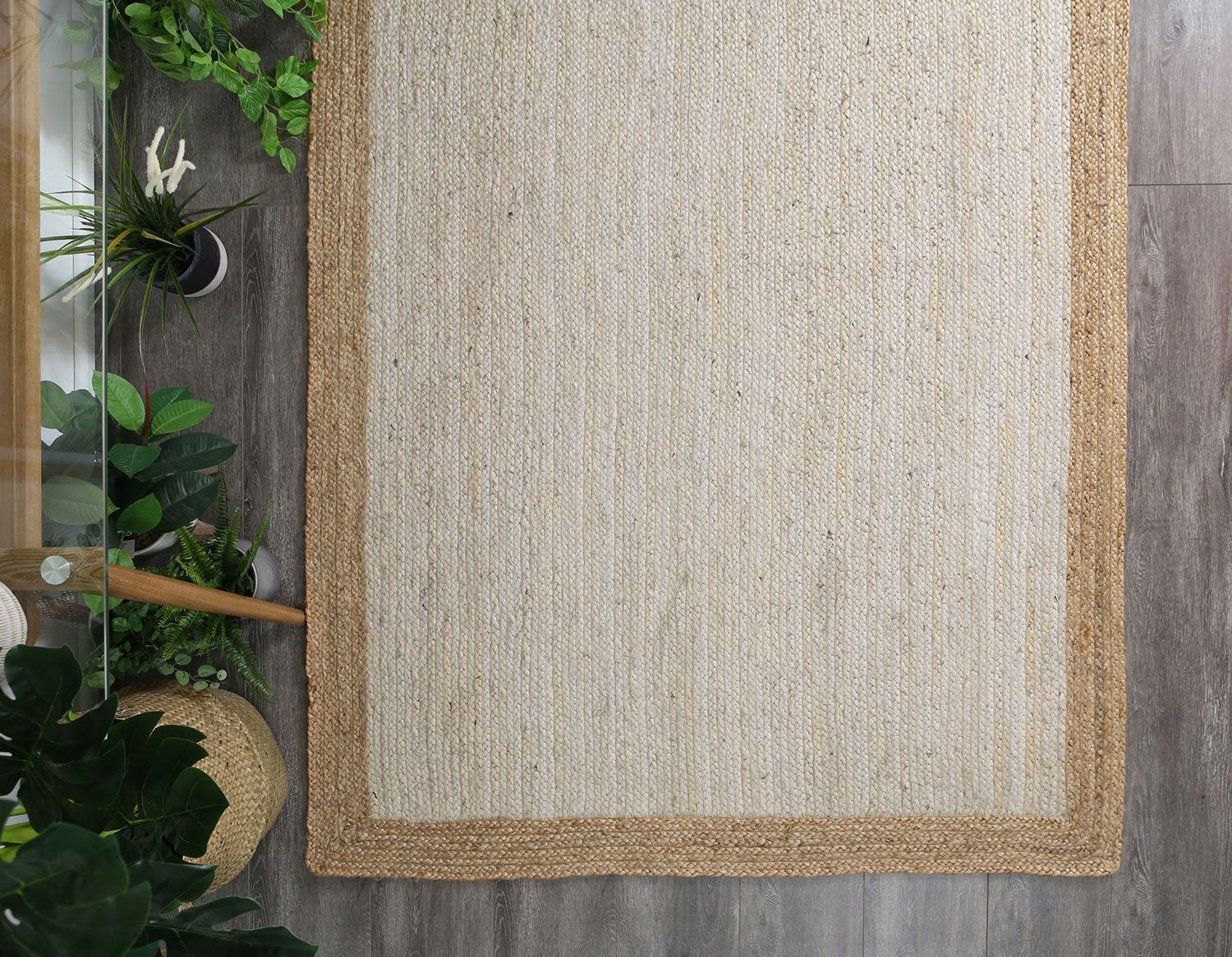 Hampton Light Pink Jute Centre Rug - Ideal for Decor