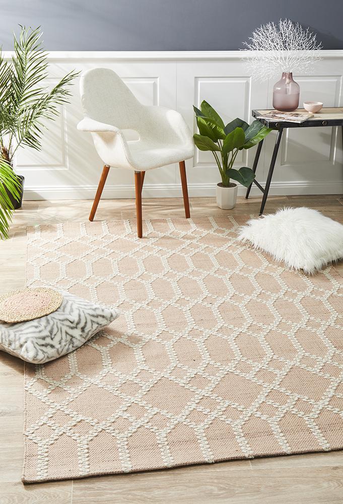 Stylish Hudson 805 Nude Rug with 90% Wool and Flat - Woven Design