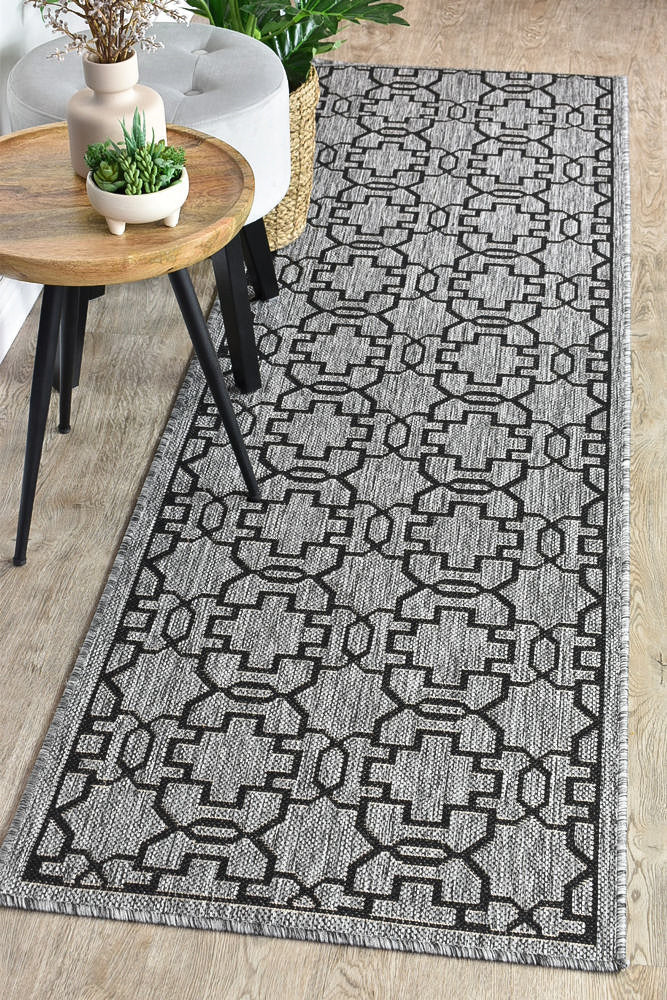 Durable and Washable Alaska Grey - Black Rug in Various Sizes