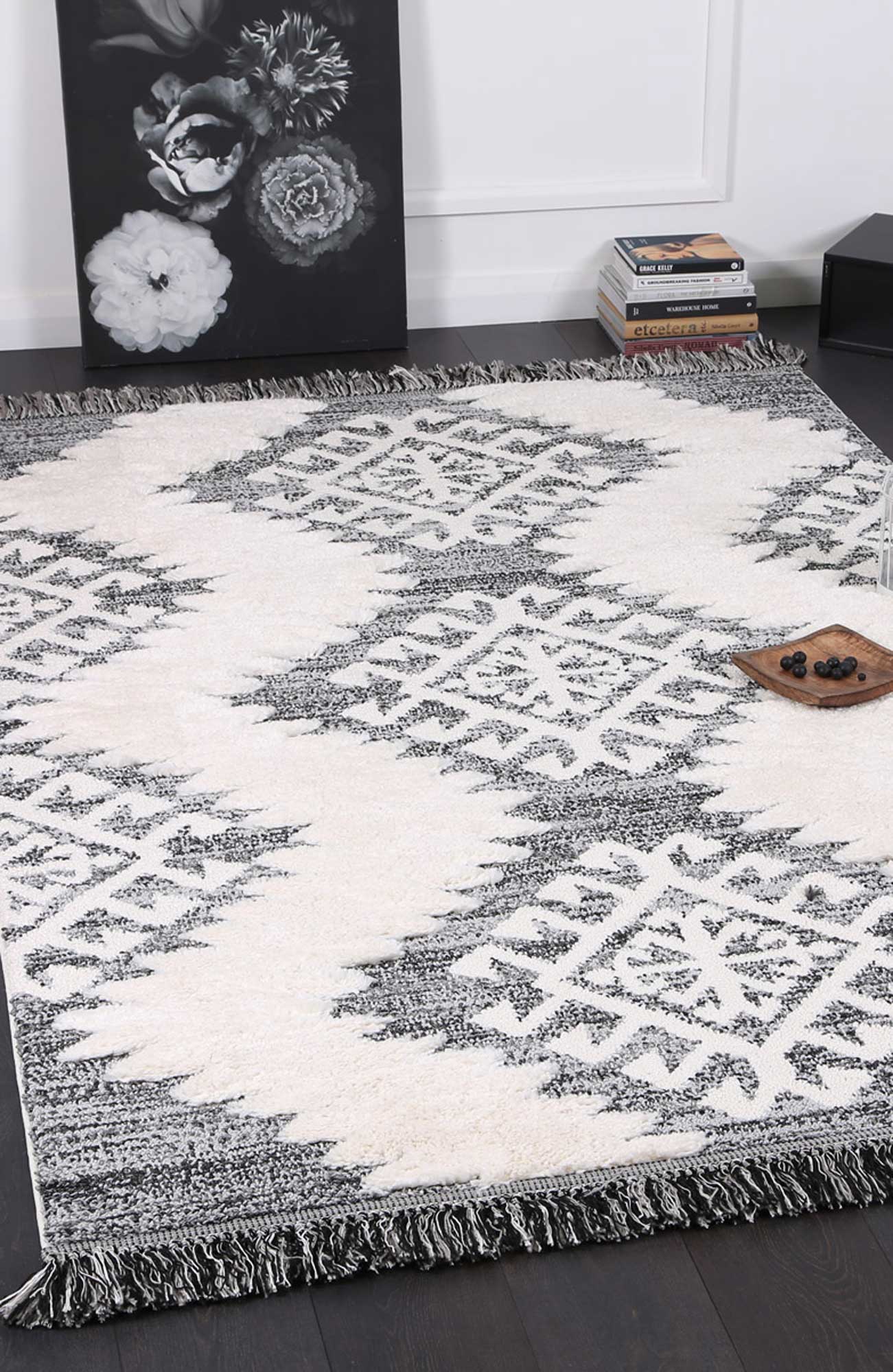Hot! Mono Tribal Anthracite Cream Rug